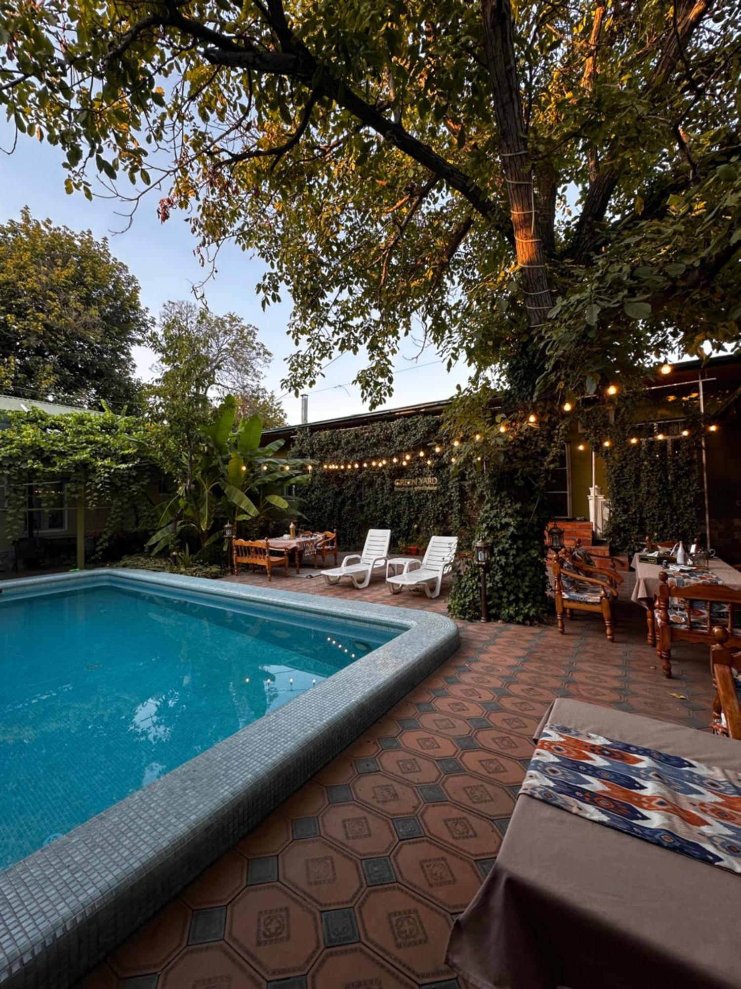 Green Yard Boutique Guesthouse Tasken Kültér fotó